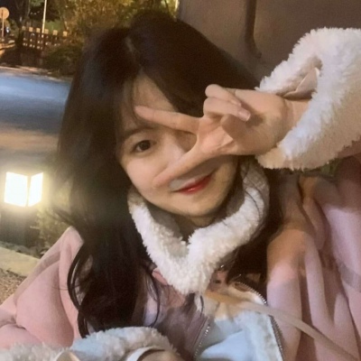 最酷的2021带蝴蝶结的女生头像背面图片
