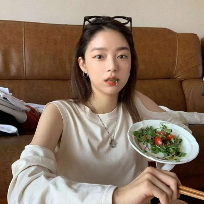 2021年qq非主流女生动漫头像带字图片