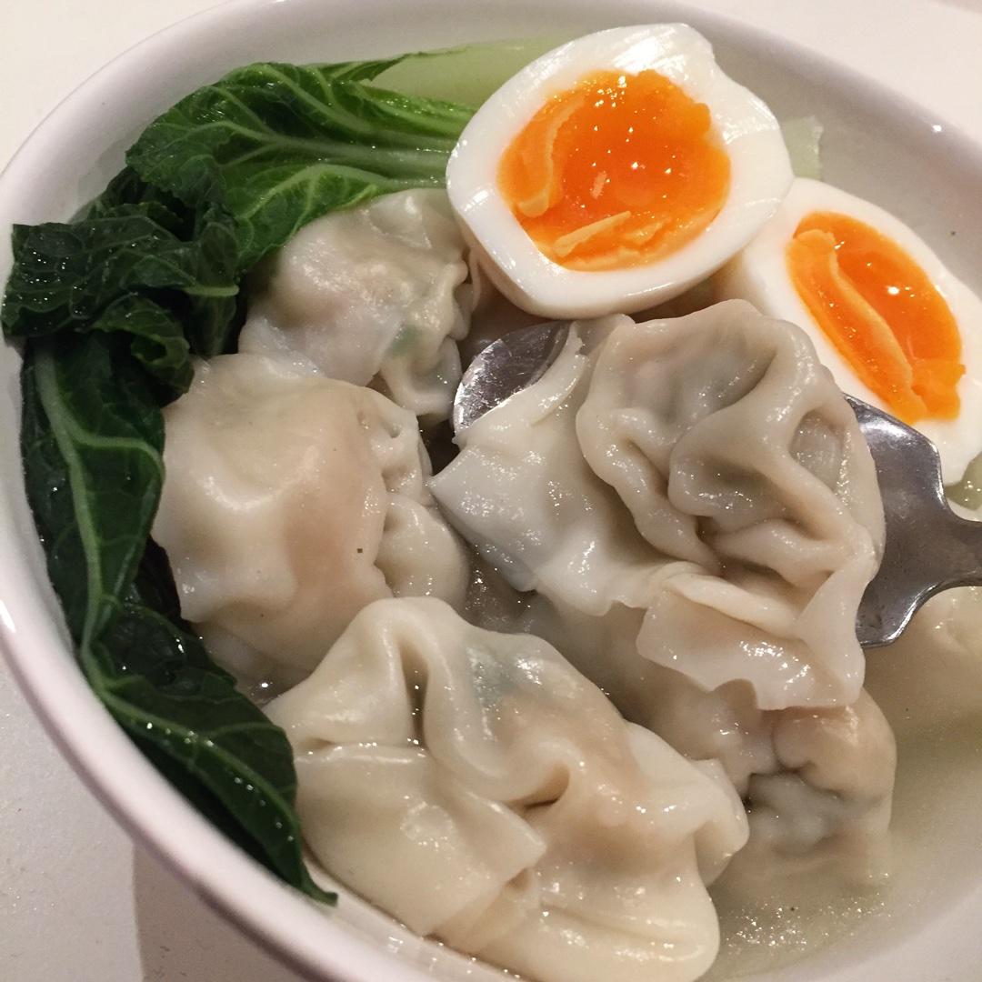 馄饨汤底怎么调才好吃图片