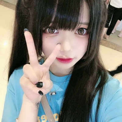 高清优质的qq头像灰色霸气背影头像女生带字图片