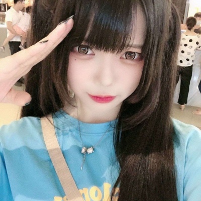 高清优质的qq头像灰色霸气背影头像女生带字图片