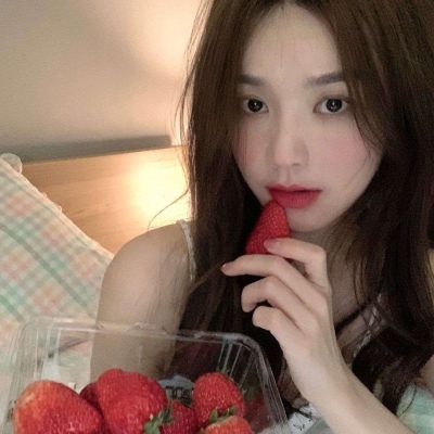 高清优质的qq头像灰色霸气背影头像女生带字图片