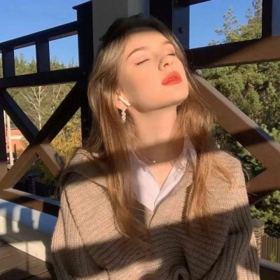 高清欧美风的头像超酷天空女生治愈性头像图片