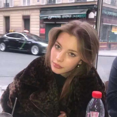 高清欧美风的头像超酷天空女生治愈性头像图片