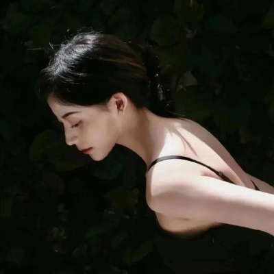 高清好看的真人版变态头像女生图片