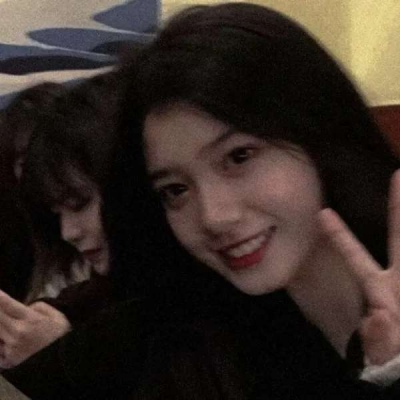 高清好看的真人版变态头像女生图片