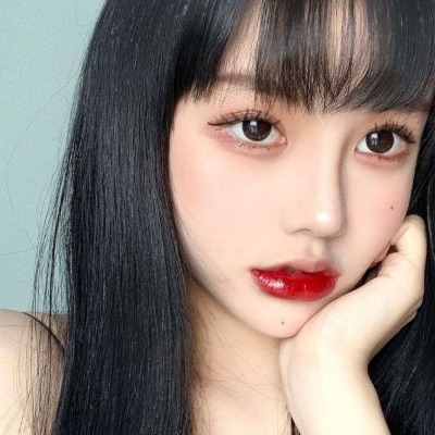qq2020年最新流行头像女生图片