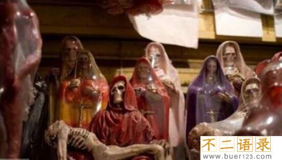 盘点全球十大惊悚地点，特鲁克泻湖横尸遍野(成死人堆)图片