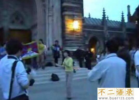 青岛女生王千源事件结局，家里被抢父母被开除生活落魄图片