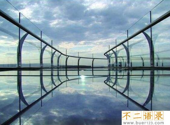 世界第八大奇景，美国空中玻璃走廊(掉下去死无全尸)图片