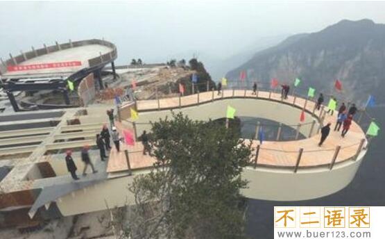 世界第八大奇景，美国空中玻璃走廊(掉下去死无全尸)图片