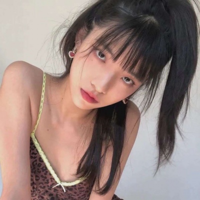 高清三人最火头像女生头像背影图片