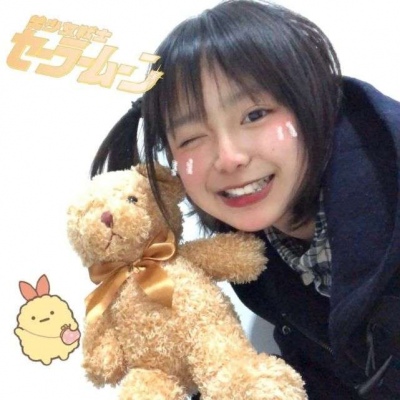 精选快手头像女生穿裙子