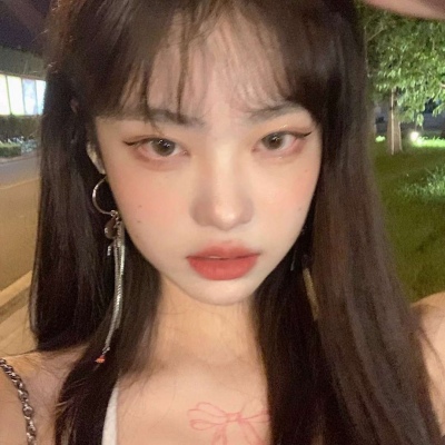精选快手头像女生穿裙子图片