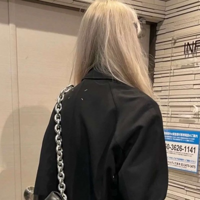 精选快手头像女生穿裙子图片