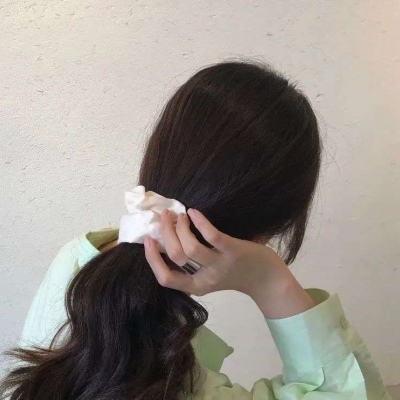 高清好看的优质精致背影热泪盈眶的女生真人头像图片