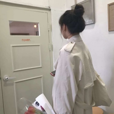 高清好看的优质精致背影热泪盈眶的女生真人头像图片