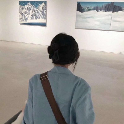 高清好看的优质精致背影热泪盈眶的女生真人头像图片