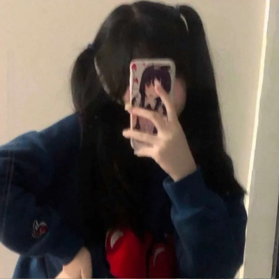 优质真人黄衣捂嘴女生头像图片