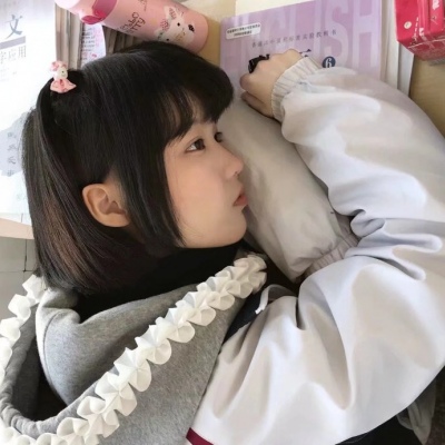 高清好看的优质女生用手机遮脸霸气头像图片