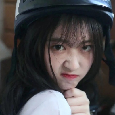 高清好看的优质女生用手机遮脸霸气头像图片