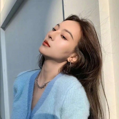 高清好看的优质女生用手机遮脸霸气头像图片