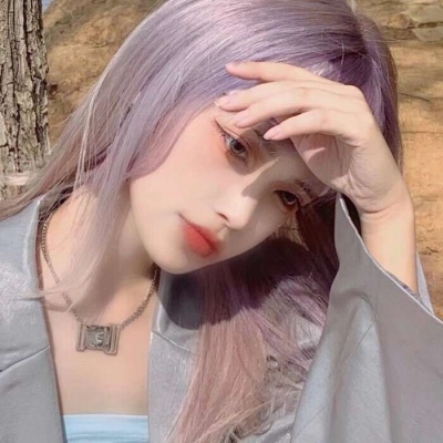 少八年不换头像的女生图片