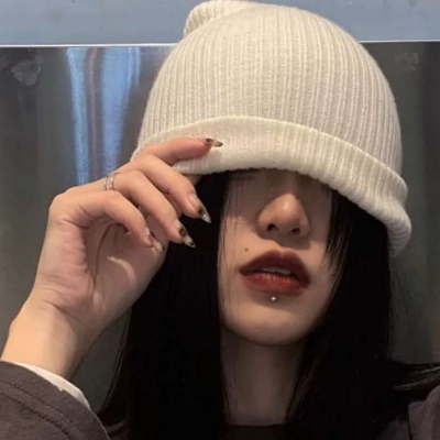 优质2019女生手机遮脸头像图片