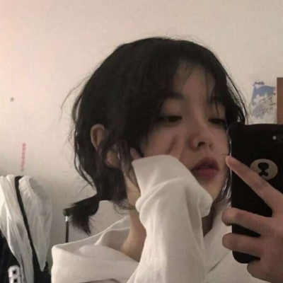 优质2019女生手机遮脸头像图片