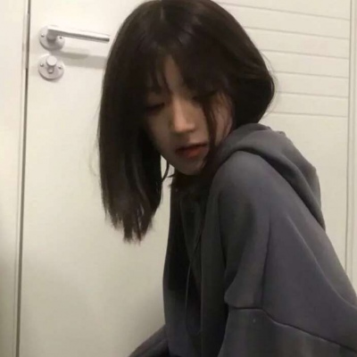 优质2019女生手机遮脸头像图片