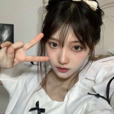 优质2019女生手机遮脸头像图片