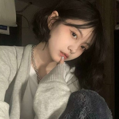 优质2019女生手机遮脸头像图片