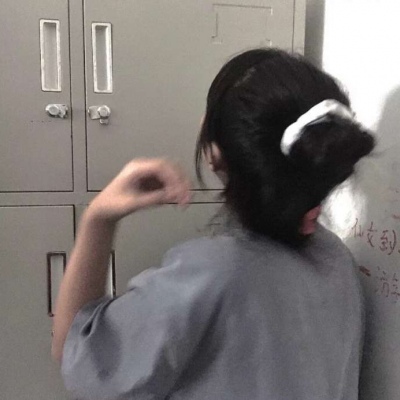 优质2019女生手机遮脸头像图片