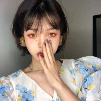 最新qq微信女生带狗头像图片