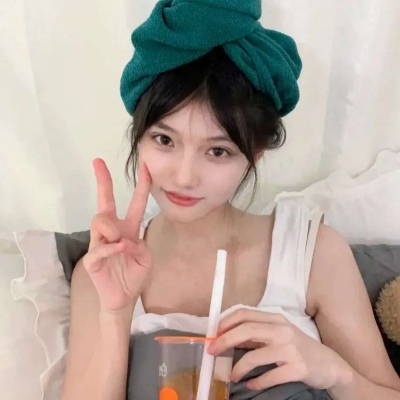 适合微博用的高清优质女生带字超拽头像图片