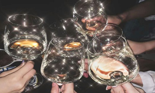 简单又大气的敬酒话 适合酒桌上的敬酒祝词图片