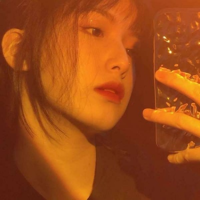 高清略带遗憾的优质好看头像女生头像干净御姐侧脸图片