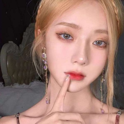 高清略带遗憾的优质好看头像女生头像干净御姐侧脸图片