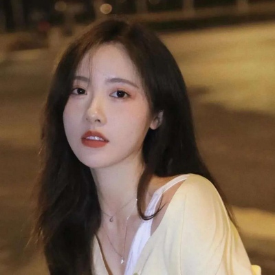 优质咬唇头像女生头像图片