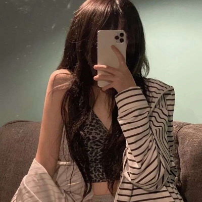 优质咬唇头像女生头像图片