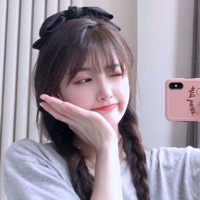 优质咬唇头像女生头像图片
