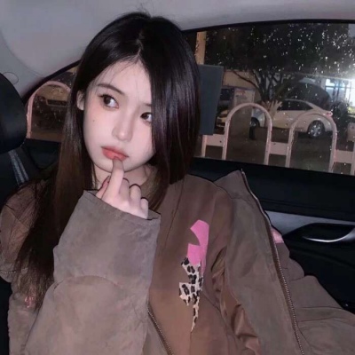 优质混网女生阳台侧脸头像图片