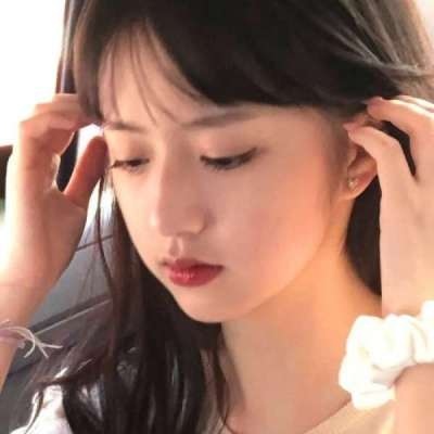 高清好看的微信头像女生卡通手绘简约图片