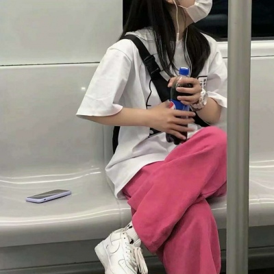 让人心动撩人的真人头像情侣头像女生强男生弱图片