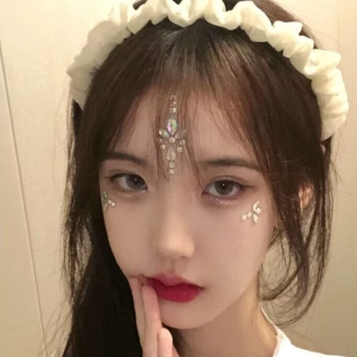 优质qq头像高清图片锁骨发的女生头像图片