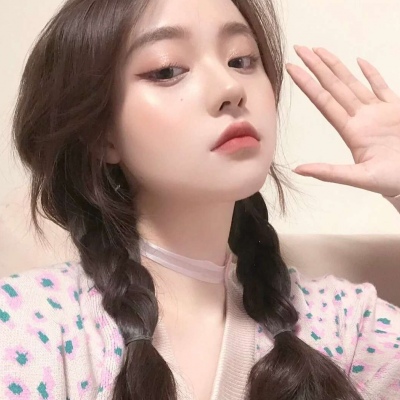 优质qq头像高清图片锁骨发的女生头像图片