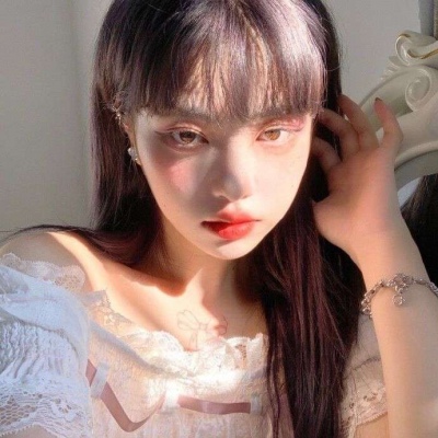 20岁玩貂蝉女生的头像图片
