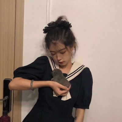 优质头像 女生卡通背影图片