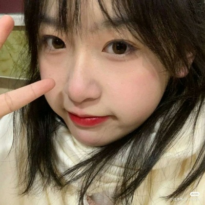 微信撕心裂肺的哭女生动漫头像图片