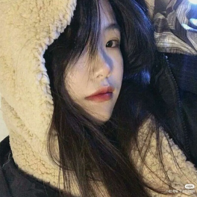 微信撕心裂肺的哭女生动漫头像图片